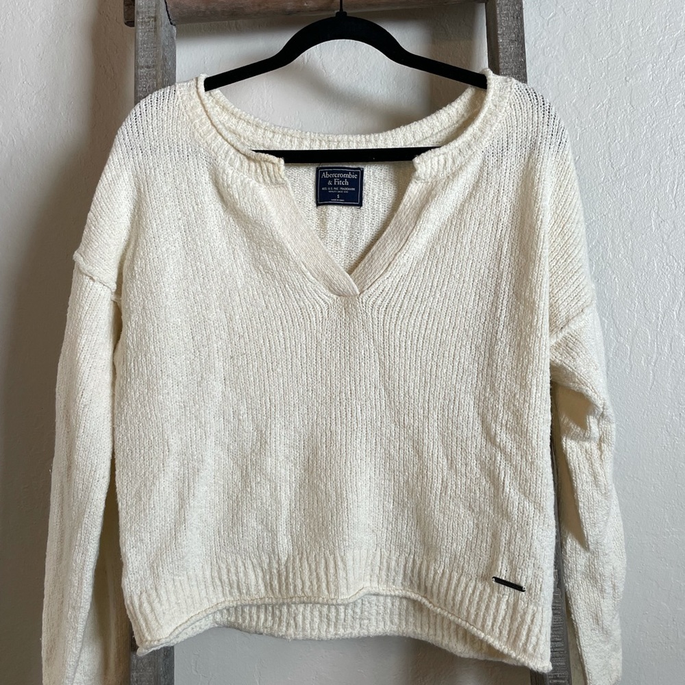 Abercrombie cream sweater size small